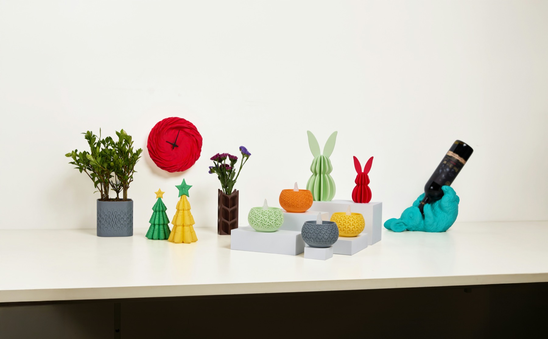 Kleurrijke 3D-geprinte objecten en creaties.